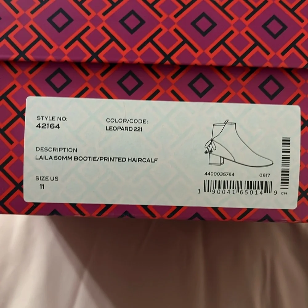 NEW IN THE BOX NEVER WORN
Tory Burch leopard bootie - Picture 10 of 10